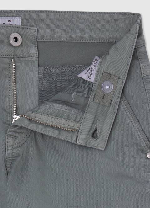 dječak lijevanje kratke chino hlače uobičajenog kroja Pepe Jeans JZ8H1696