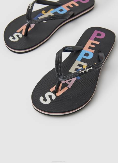 žene crno rake slova japanke za plažu Pepe Jeans JZ8H697