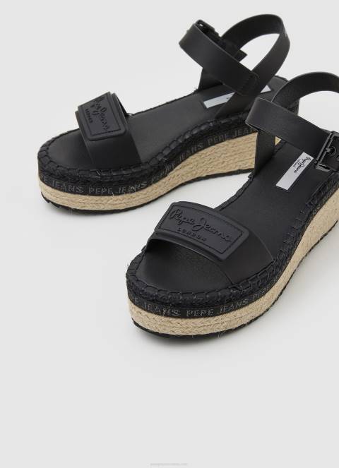 žene crno sandale na klin marke Witney Pepe Jeans JZ8H643