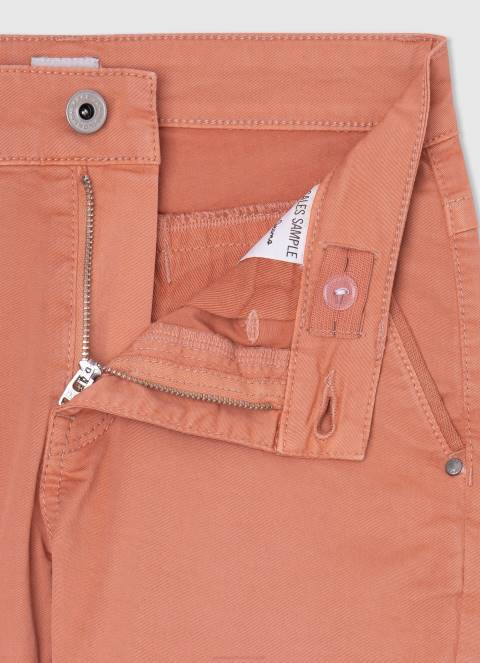 dječak tikvica naranča kratke chino hlače uobičajenog kroja Pepe Jeans JZ8H1692 - Slika 3