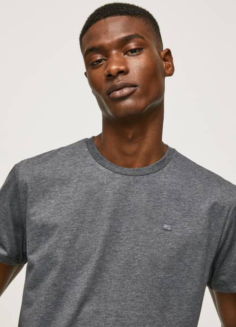 muskarci_isprano_crno_majica_s_izvezenim_logom_pepe_jeans_jz8h976.jpg muškarci isprano crno majica s izvezenim logom Pepe Jeans JZ8H976 - Slika 1