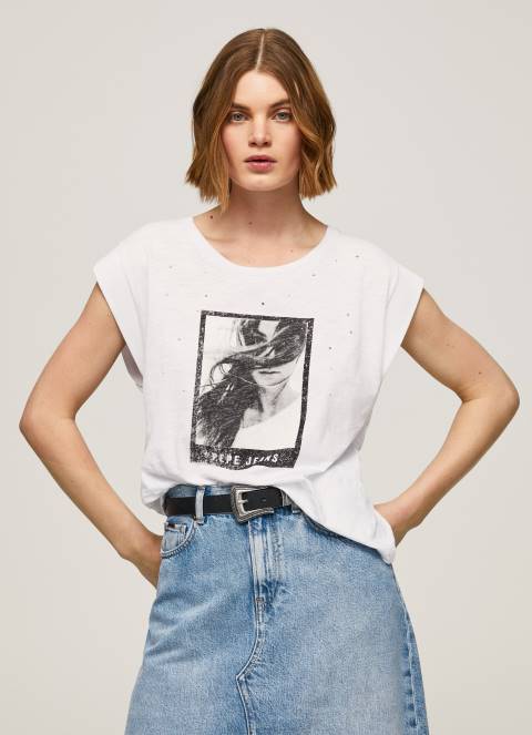 zene_bijela_majica_s_printom_fotografija_pepe_jeans_jz8h387.jpg žene bijela majica s printom fotografija Pepe Jeans JZ8H387 - Slika 1
