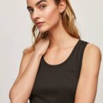 žene crno rebrasta majica kratkih rukava s otvorom za ruke Pepe Jeans JZ8H440