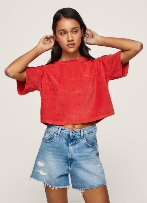 zene_studio_crvena_skracena_majica_od_barsuna_pepe_jeans_jz8h460.jpg žene studio crvena skraćena majica od baršuna Pepe Jeans JZ8H460 - Slika 1